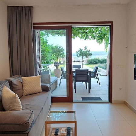Apartments Villa Oliva Turanj Εξωτερικό φωτογραφία