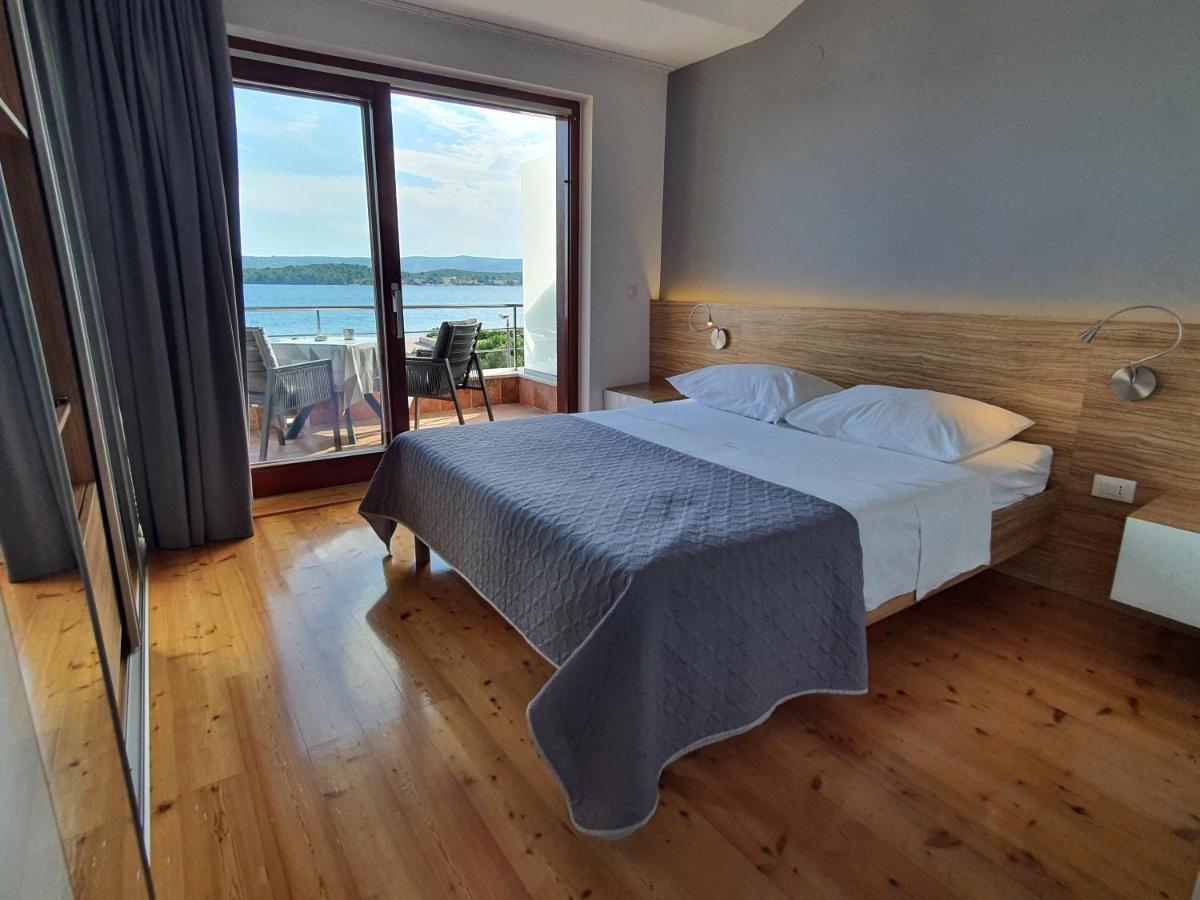 Apartments Villa Oliva Turanj Εξωτερικό φωτογραφία