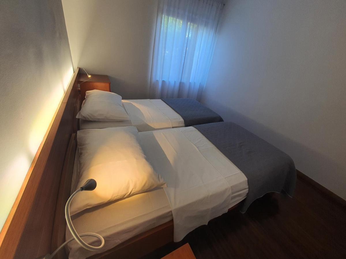 Apartments Villa Oliva Turanj Εξωτερικό φωτογραφία