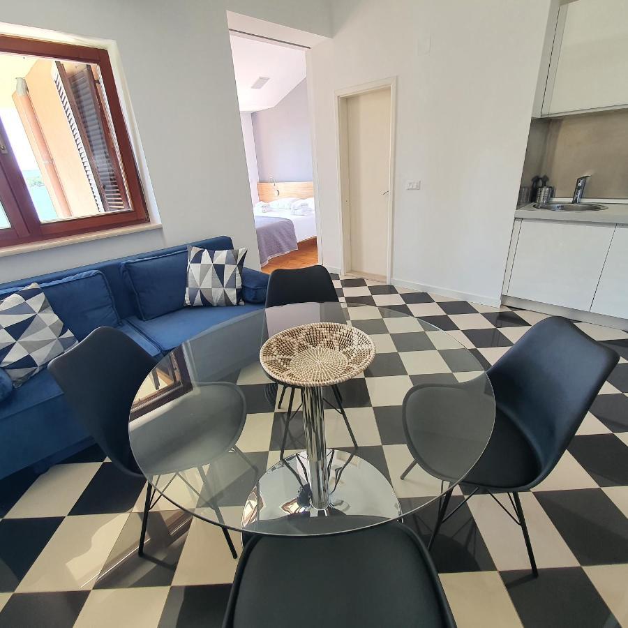 Apartments Villa Oliva Turanj Εξωτερικό φωτογραφία
