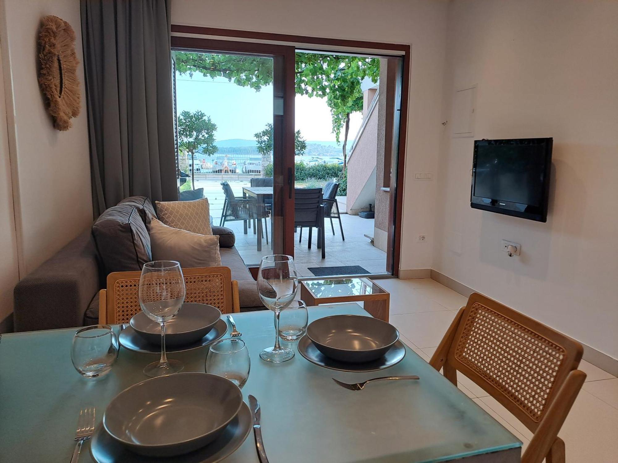 Apartments Villa Oliva Turanj Εξωτερικό φωτογραφία