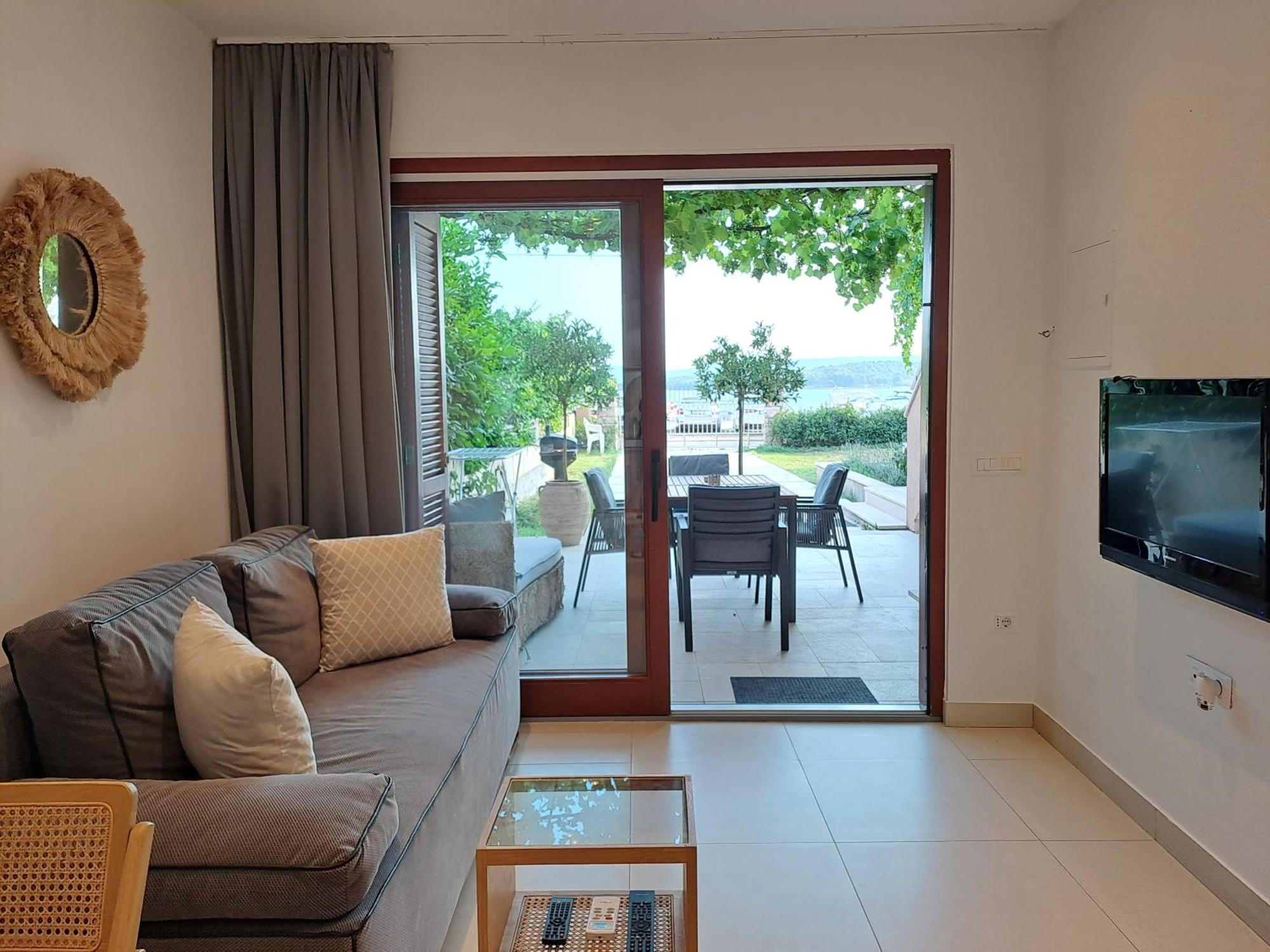 Apartments Villa Oliva Turanj Εξωτερικό φωτογραφία