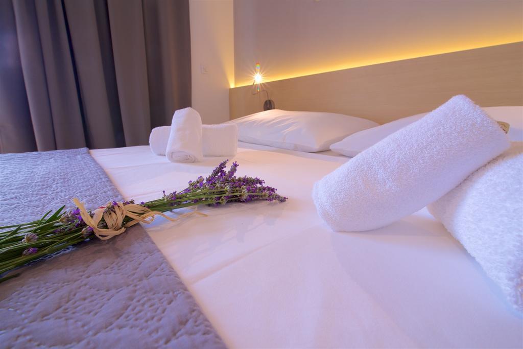 Apartments Villa Oliva Turanj Εξωτερικό φωτογραφία